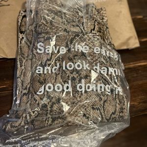 Peyton Snake High Rise Bootcut Reformation jeans. Brand New, Never Been Worn! ❤️